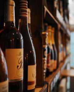 WINE2 CASH รับซื้อไวน์เก่า เหล้าเก่า ให้ราคาสูง